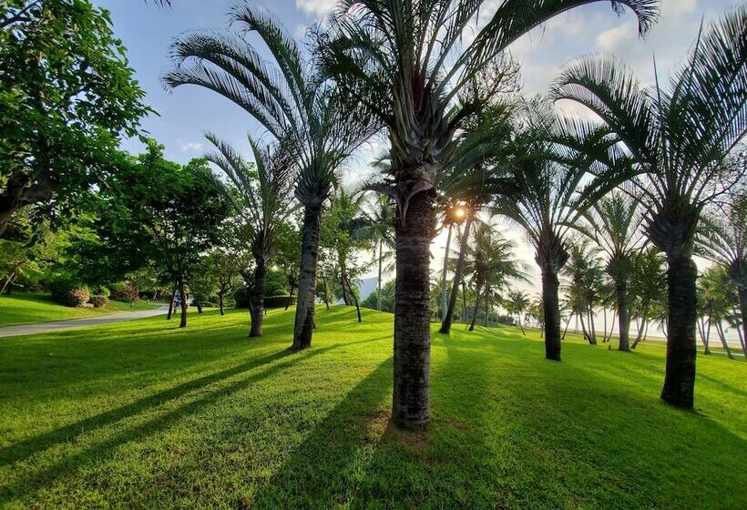 Amanda Seaview Resort Apartment