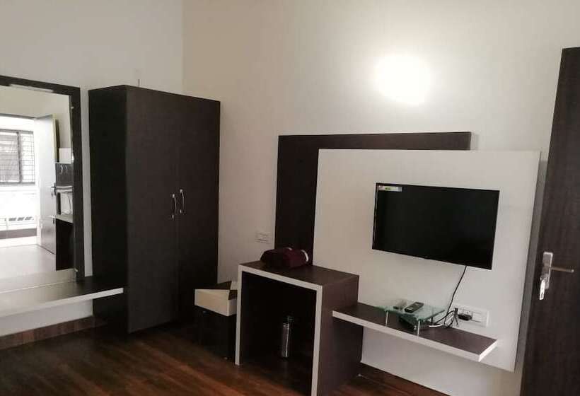 Hotel Airan Residency