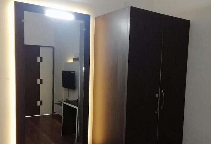 Hotel Airan Residency