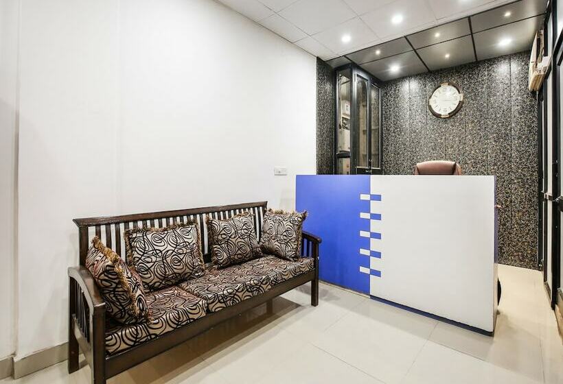 호텔 Anand Shri By Oyo Rooms