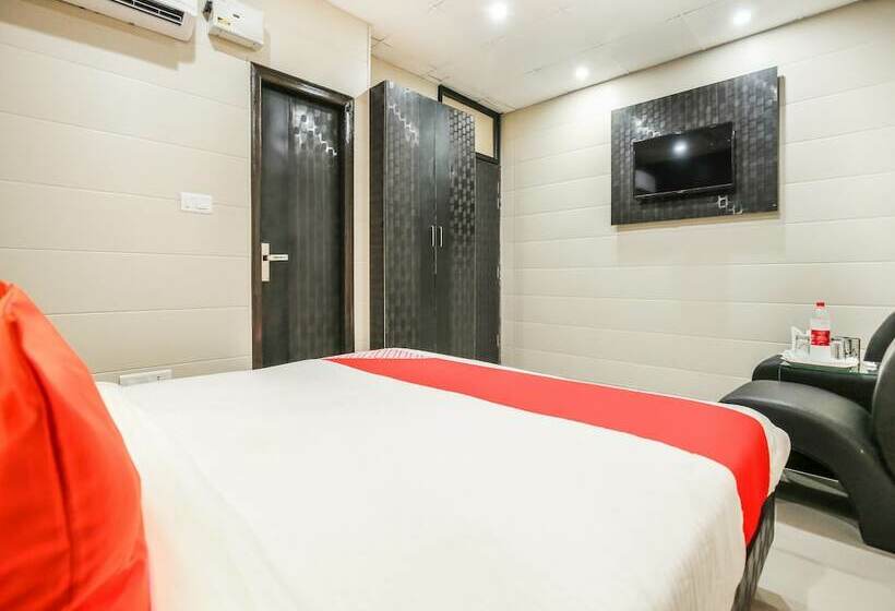 호텔 Anand Shri By Oyo Rooms