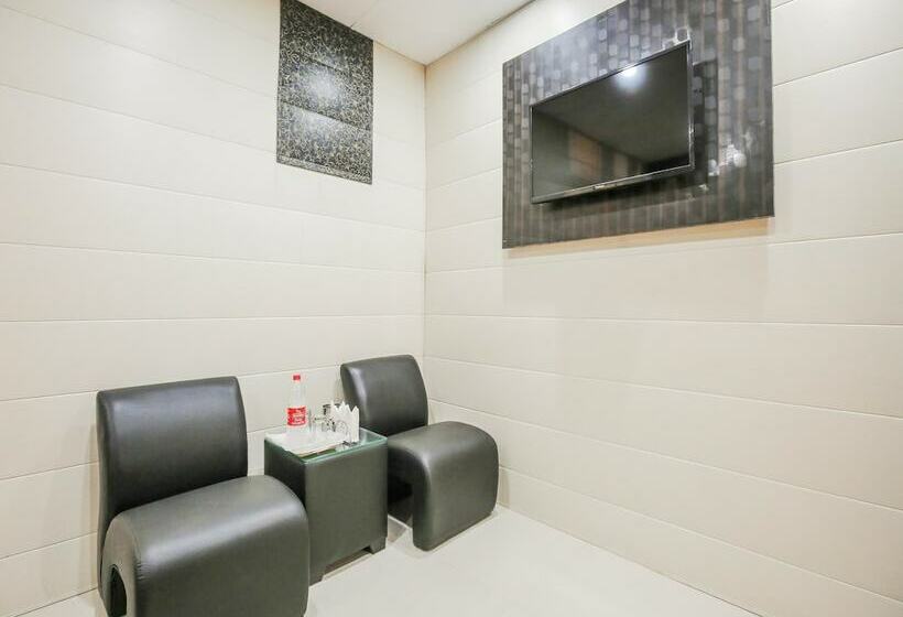 호텔 Anand Shri By Oyo Rooms