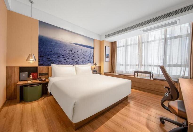 Atour Hotel High Speed Railway Station Maoming