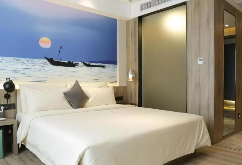 Atour Hotel High Speed Railway Station Maoming