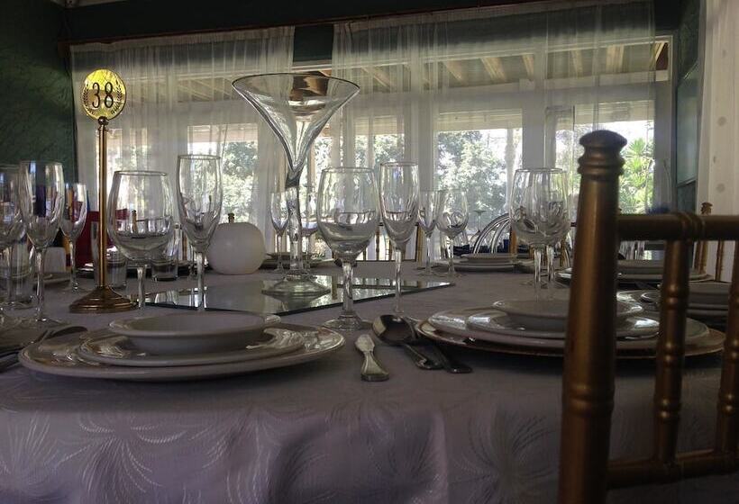 هتل Borrowdale Country Manor