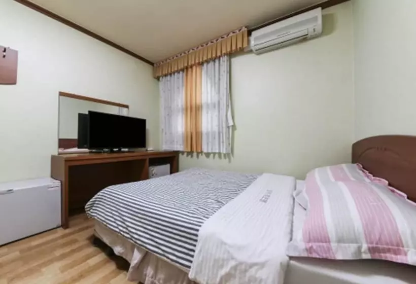 هتل Seolak Resortel