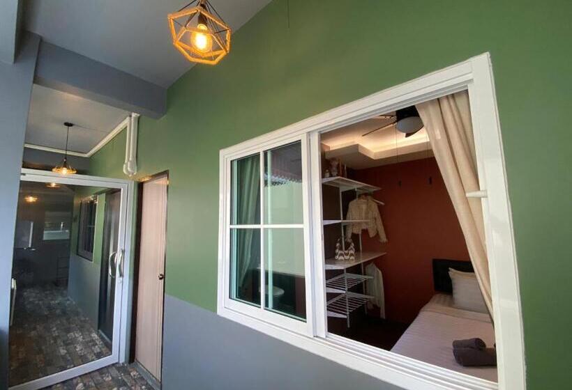 هتل Varietyd Dayhostel Huahin