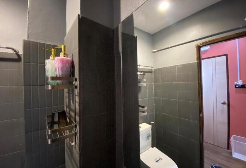 هتل Varietyd Dayhostel Huahin