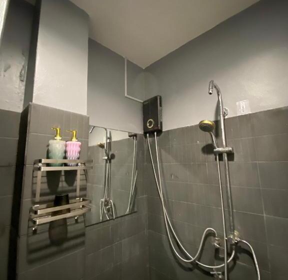 هتل Varietyd Dayhostel Huahin