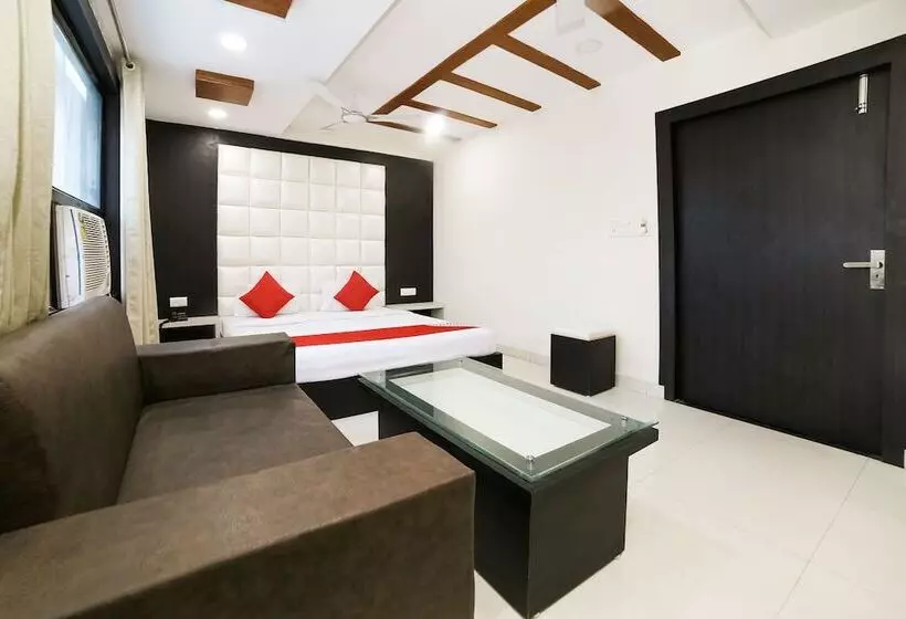 ホテル Veer Bhumi Palace By Oyo Rooms