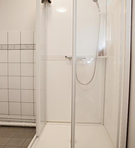 هتل کپسول Puffin Nest Capsule Hostel