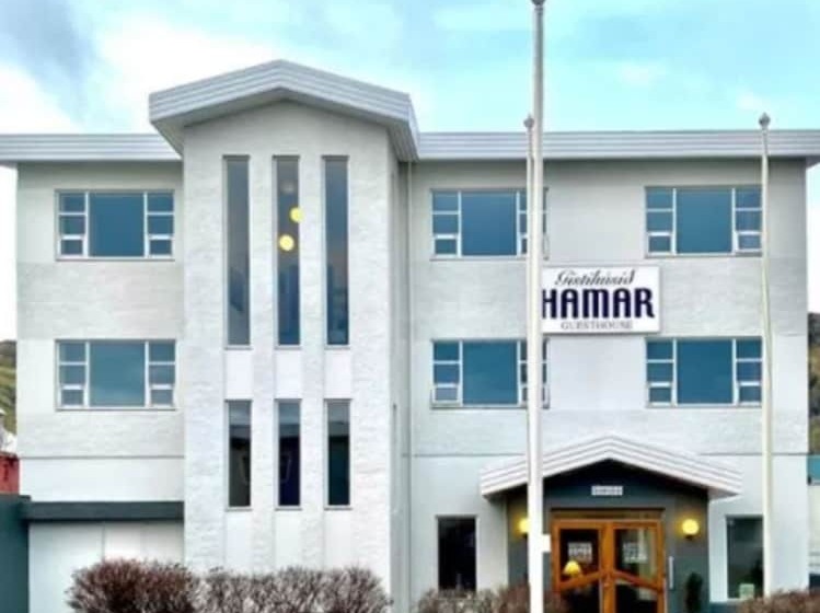 هتل کپسول Puffin Nest Capsule Hostel