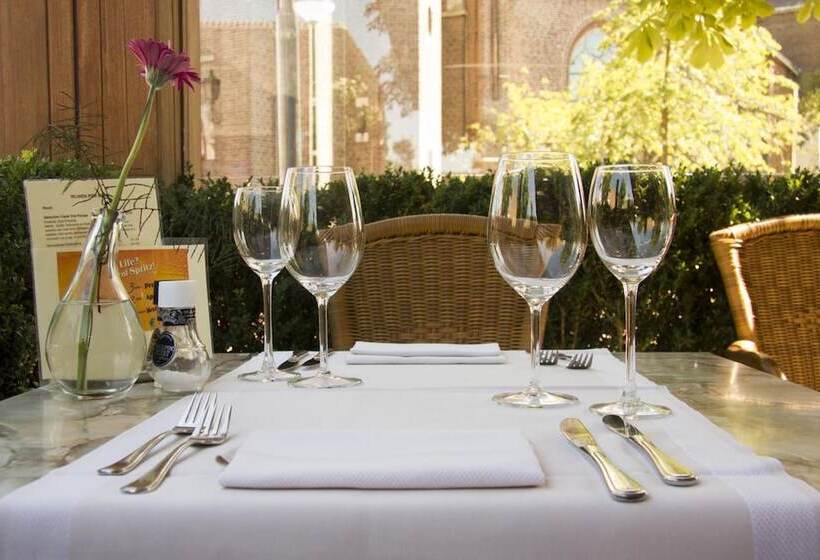 هتل Boer Goossens