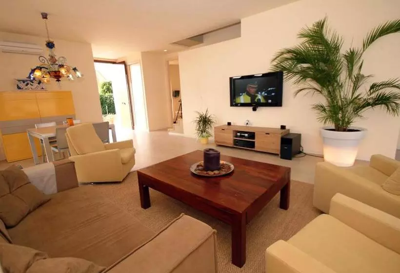 Villa Barcares Gran For 10, Pool, Gym And Close To Beach