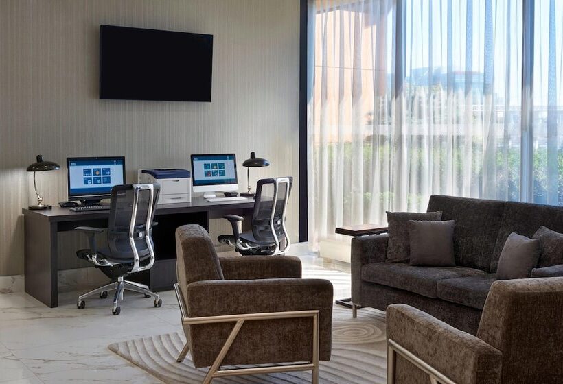 فندق Element Toronto Airport