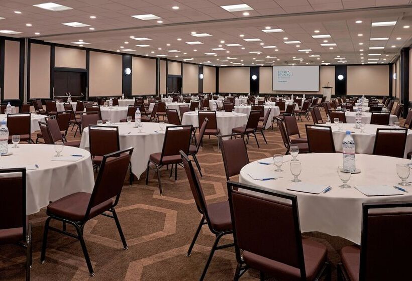 فندق Element Toronto Airport