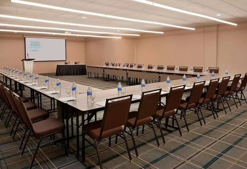 Hotelli Element Toronto Airport