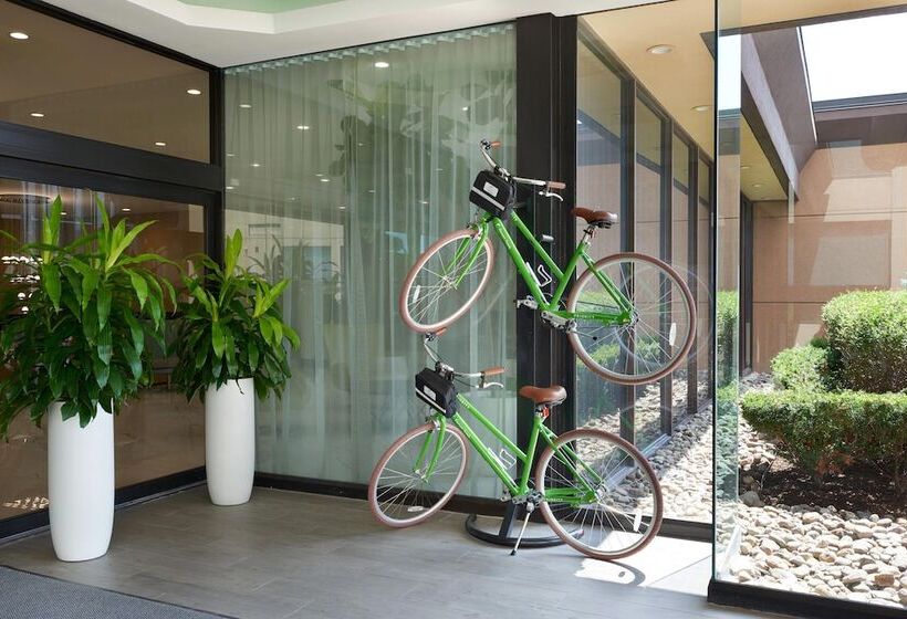 فندق Element Toronto Airport