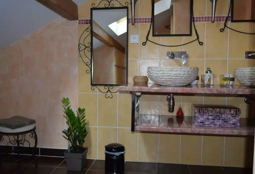 Aamiaismajoitus (B&B) Le Nid De L'ecureuil