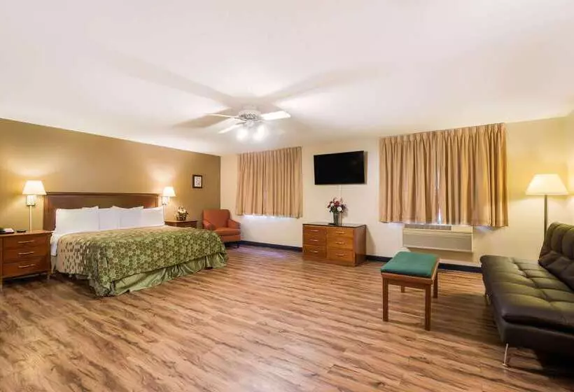 Отель Econo Lodge