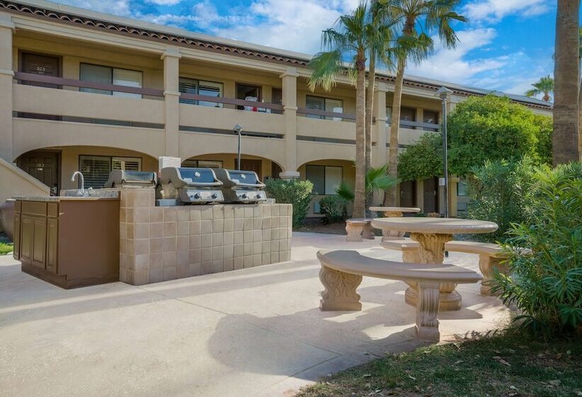 فندق La Fuente Inn & Suites