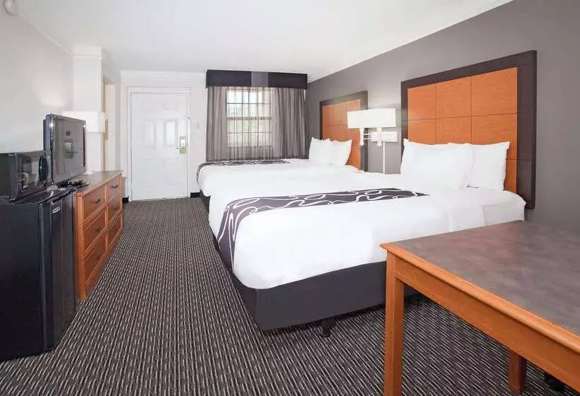 Отель La Quinta Inn By Wyndham Denver Golden