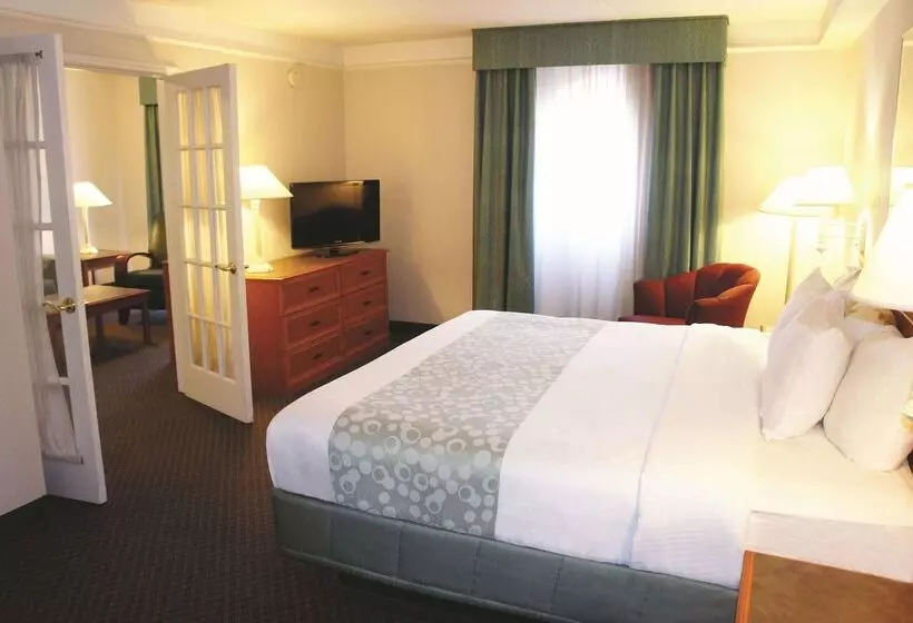 호텔 La Quinta Inn By Wyndham Kansas City Lenexa