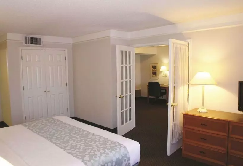 호텔 La Quinta Inn By Wyndham Kansas City Lenexa