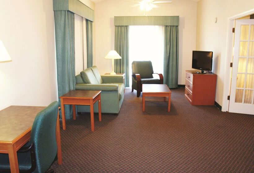 فندق La Quinta Inn By Wyndham Kansas City Lenexa