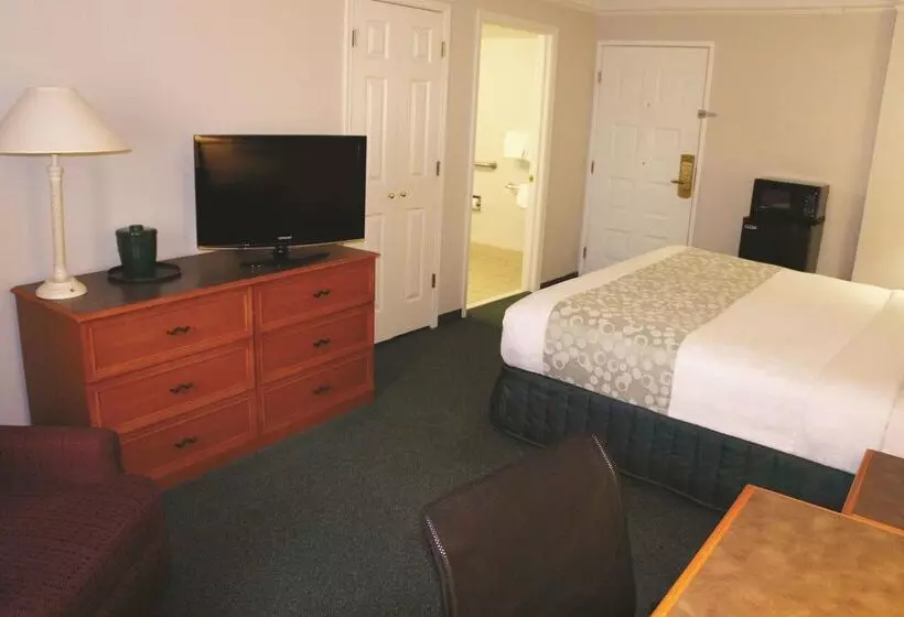 호텔 La Quinta Inn By Wyndham Kansas City Lenexa