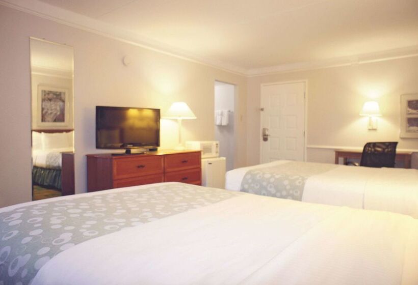 فندق La Quinta Inn By Wyndham Kansas City Lenexa