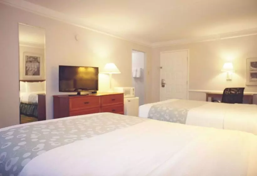 호텔 La Quinta Inn By Wyndham Kansas City Lenexa