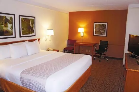 Отель Travelodge by Wyndham Mobile