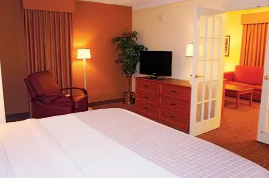 Отель Travelodge by Wyndham Mobile