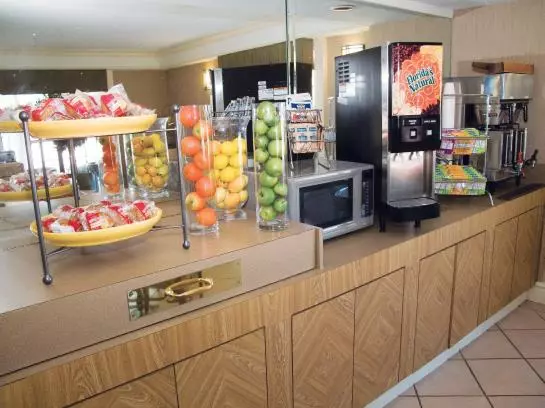 Отель Travelodge by Wyndham Mobile