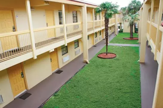 Отель Travelodge by Wyndham Mobile