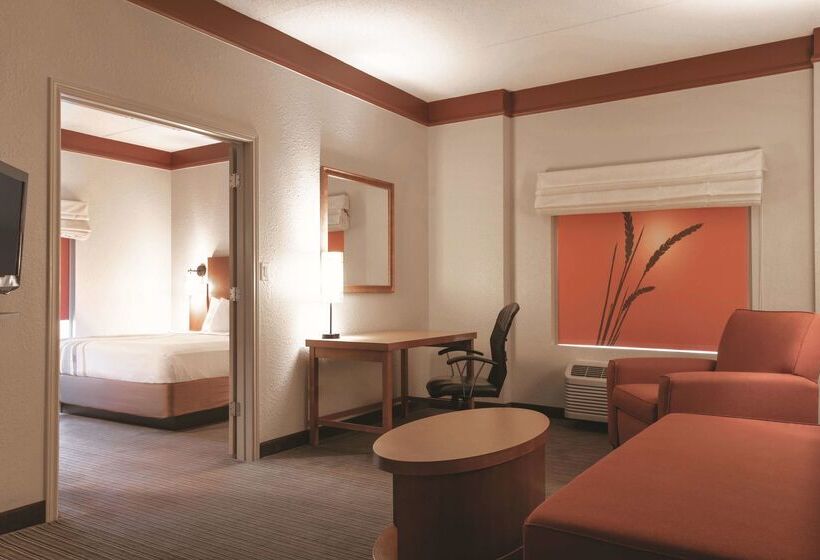 هتل La Quinta By Wyndham Atlanta Ballpark/galleria