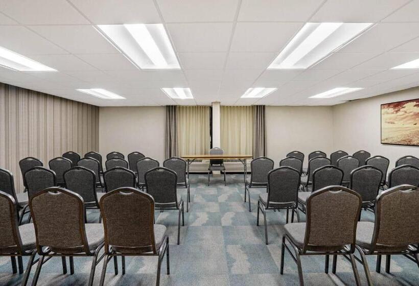 酒店 La Quinta By Wyndham Columbus Ms