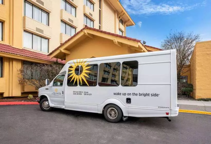 Отель La Quinta Inn & Suites By Wyndham Seattle Sea Tac Airport