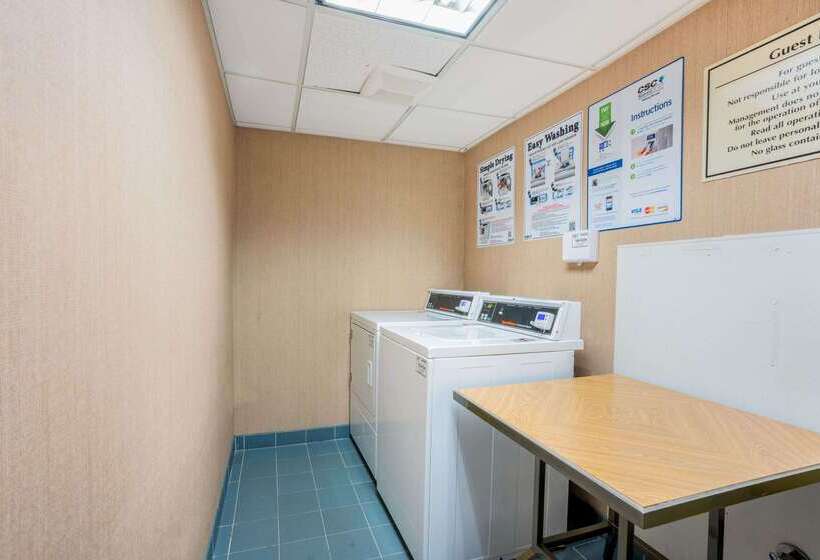 هتل La Quinta Inn & Suites By Wyndham Seattle Sea Tac Airport