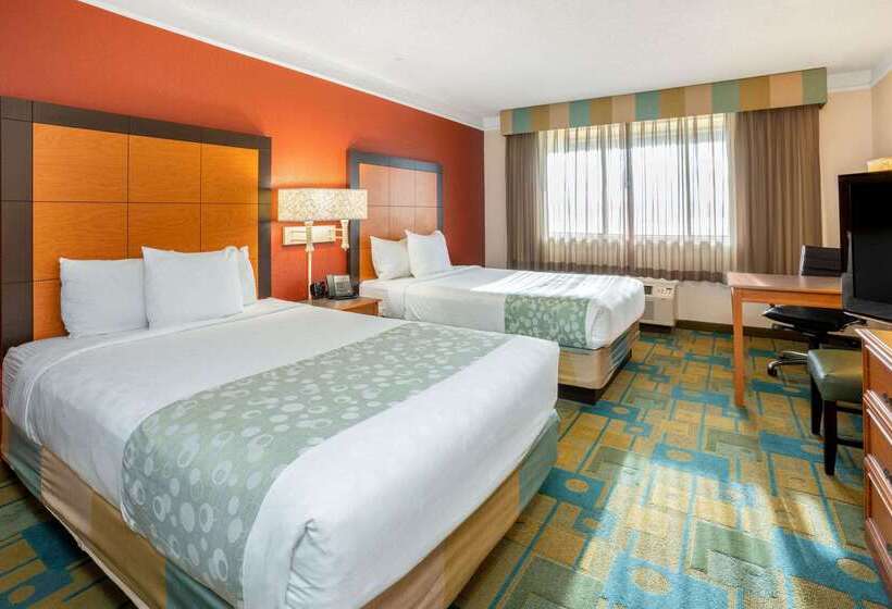 هتل La Quinta Inn & Suites By Wyndham Seattle Sea Tac Airport