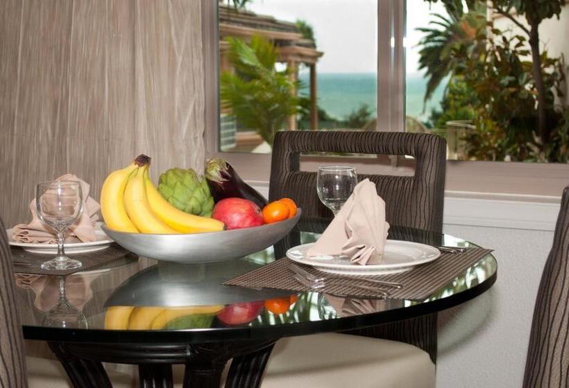 فندق Laguna Shores Studio Suites