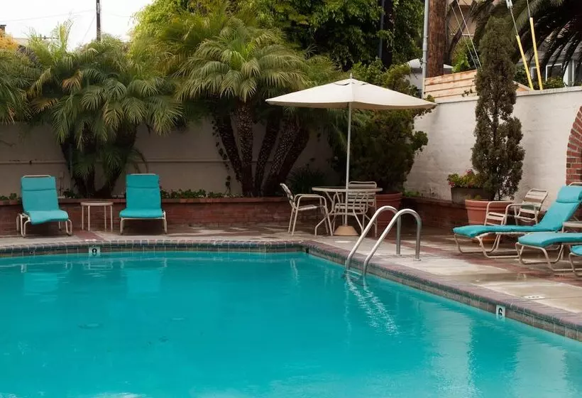 호텔 Laguna Shores Studio Suites