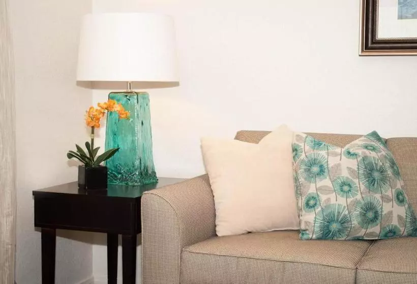 호텔 Laguna Shores Studio Suites