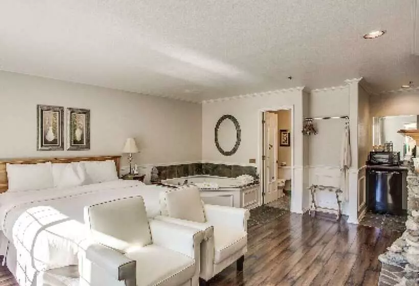 Отель Leavenworth Village Inn