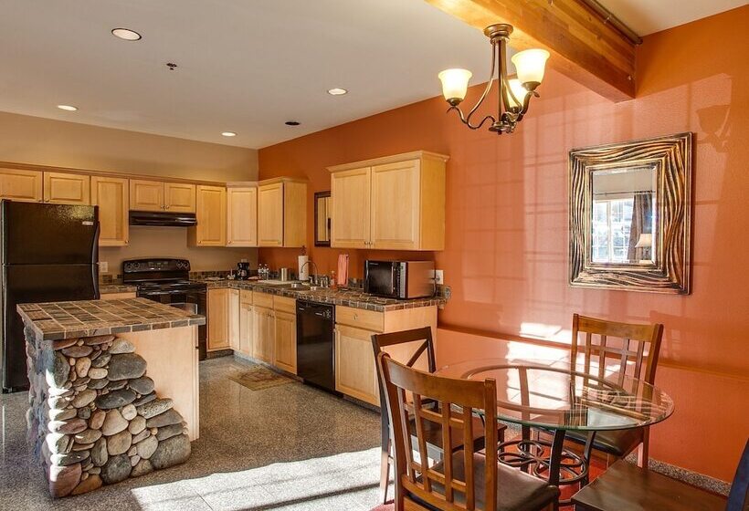 فندق Leavenworth Village Inn