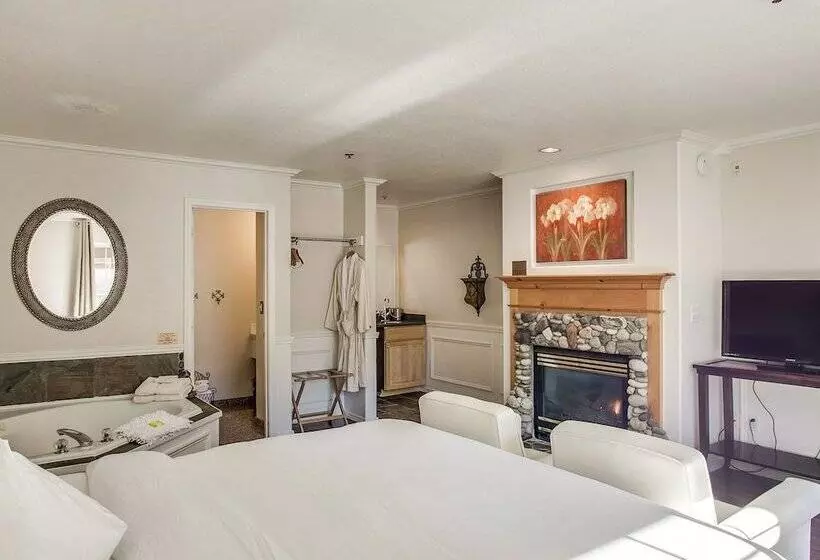 Отель Leavenworth Village Inn