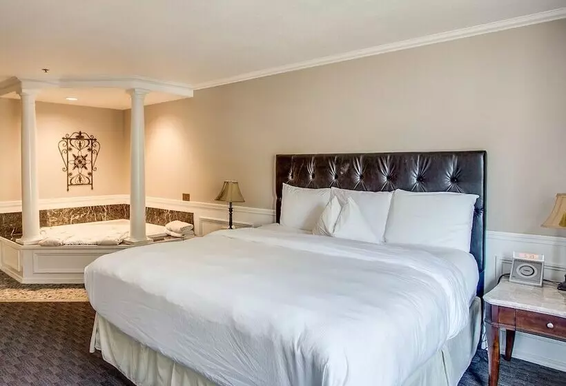 Отель Leavenworth Village Inn