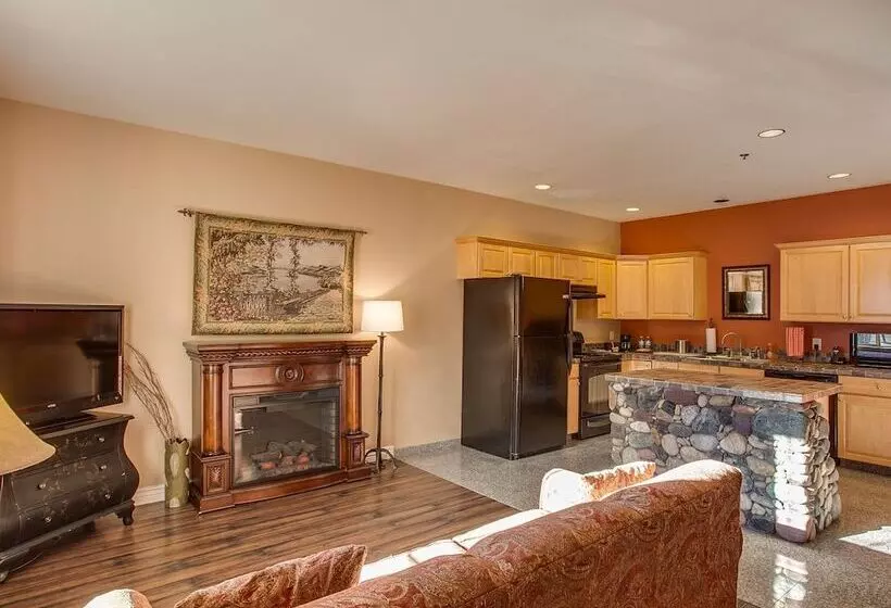 Отель Leavenworth Village Inn