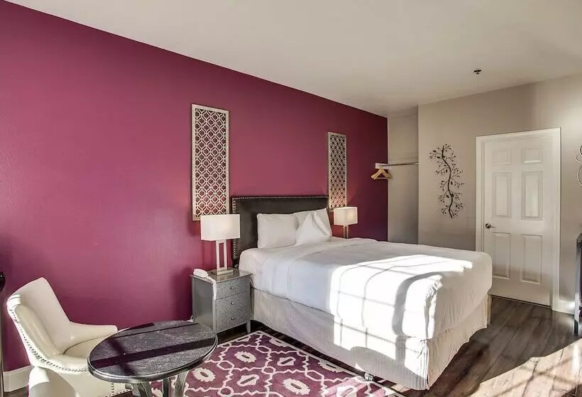 Отель Leavenworth Village Inn